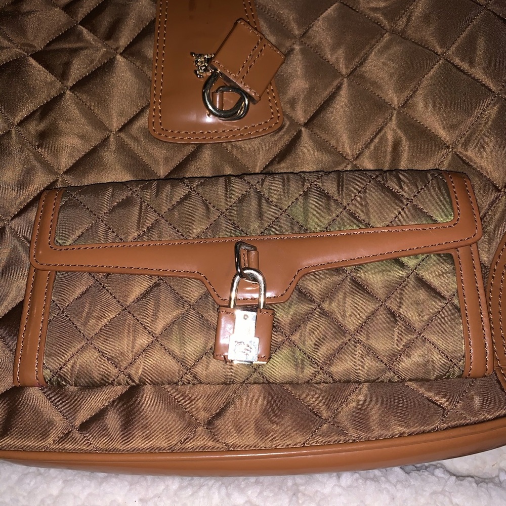 Burberry Quilted Wallet in Caramel